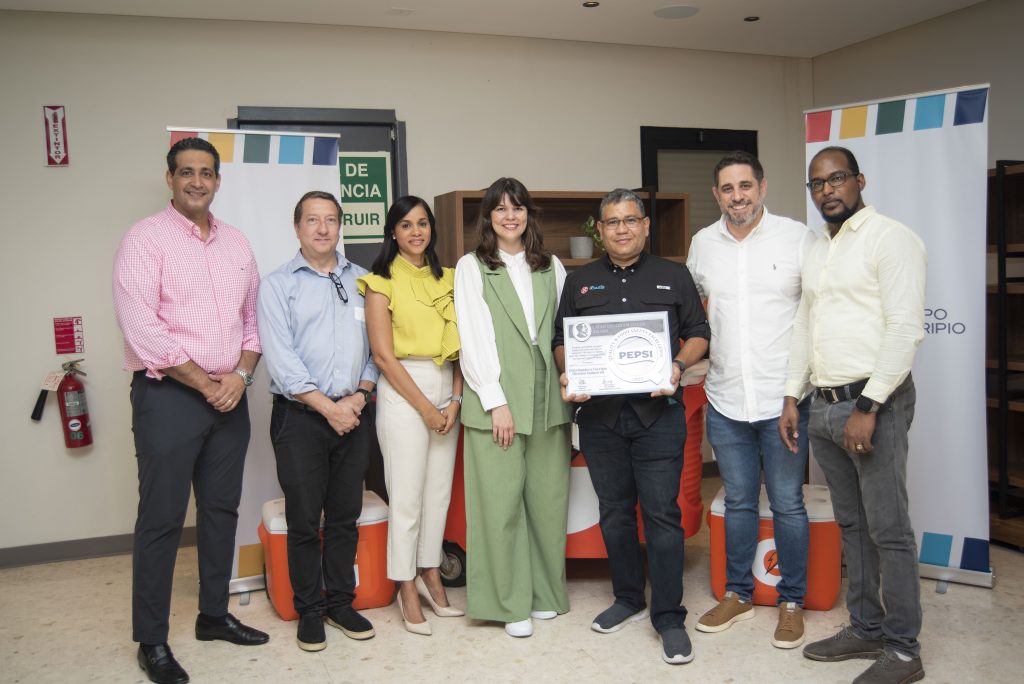 Planta Coasis recibe premio Caleb Bradham Quality & Food Safety Excellence Award